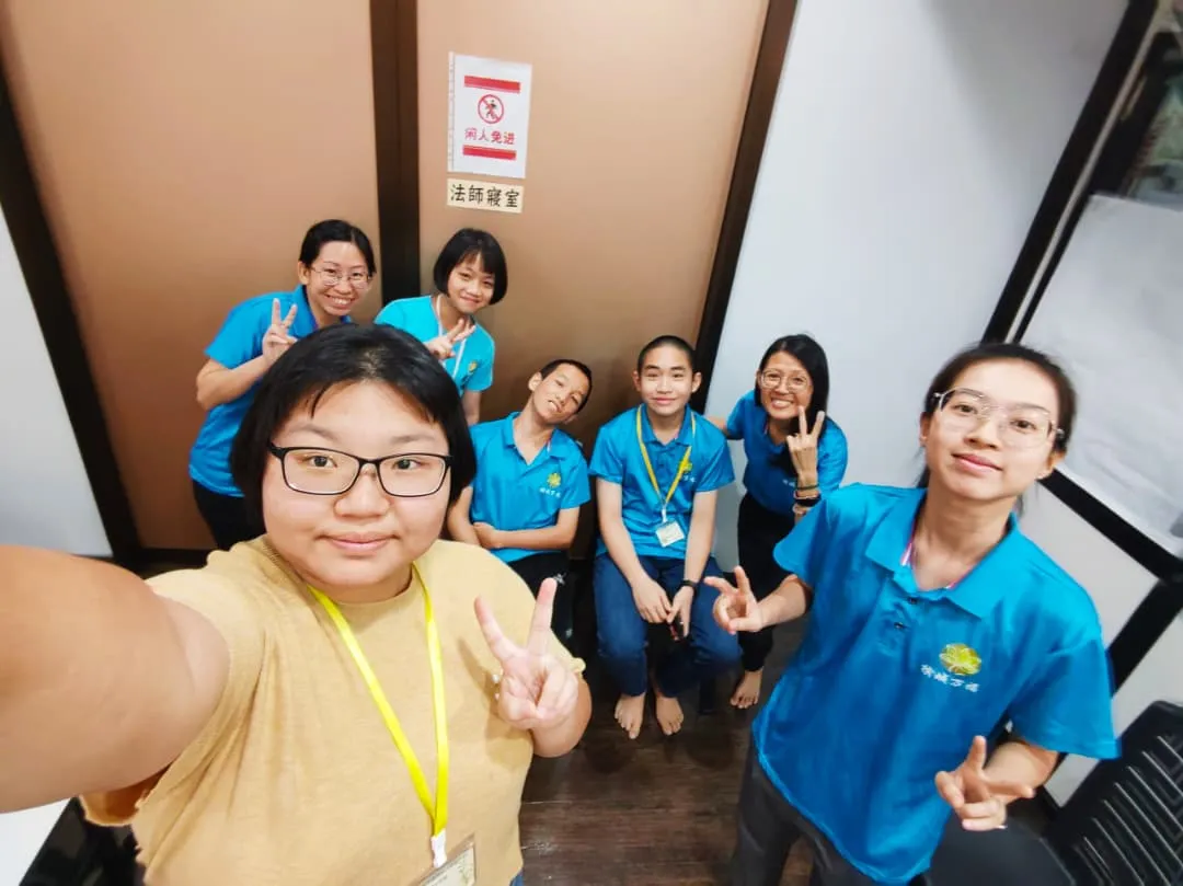 青少年班学员在槟城课室合影